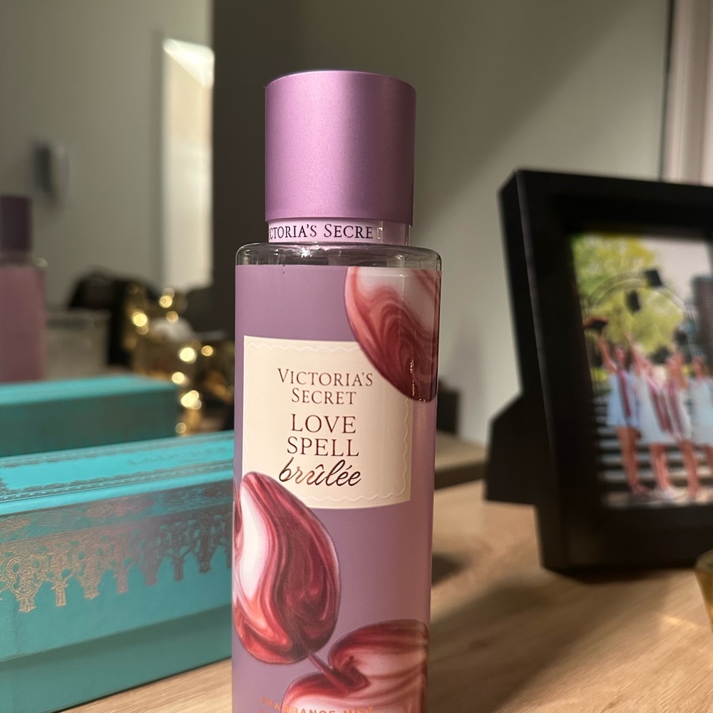 Brand new Victoria's Secret Love Spell Brûlée Mist in Purple